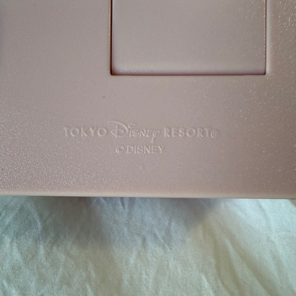 Tokyo Disney Resort Collectible Minnie Mouse Vanity Candy dispenser. - Picture 5 of 7